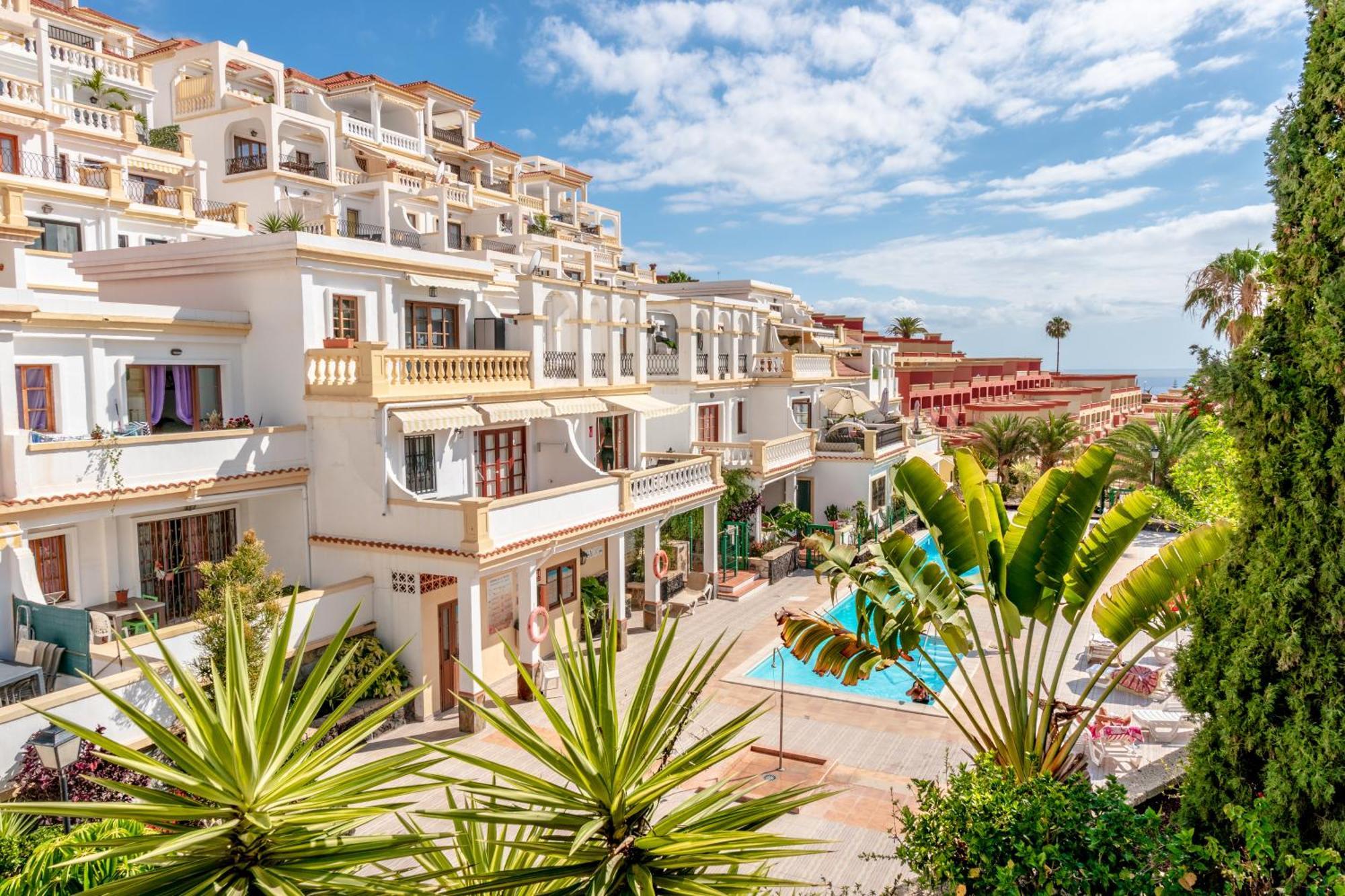Appartamento Hipnautic Vibes 1br Apt W-poolocean View Near Aqualand, Wifi, Netflix, Free Parking, 2 Pools Access Costa Adeje (Tenerife)